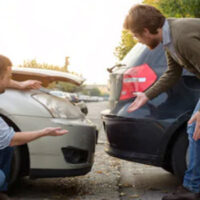 Two men's arguing because of car accident